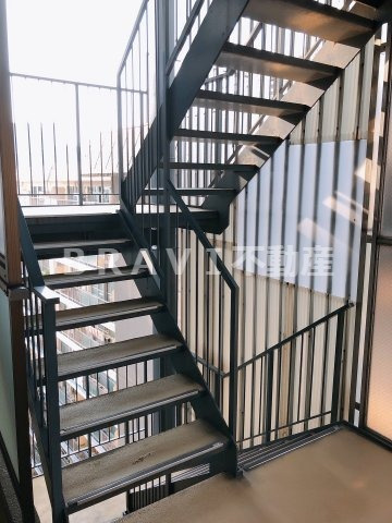 メロディーハイム夕陽丘　BRAVI不動産のその他共用部分|【メロディーハイム夕陽丘】階段