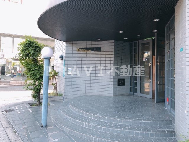 メロディーハイム夕陽丘　BRAVI不動産のエントランス|【メロディーハイム夕陽丘】ゆとりのあるエントランスです