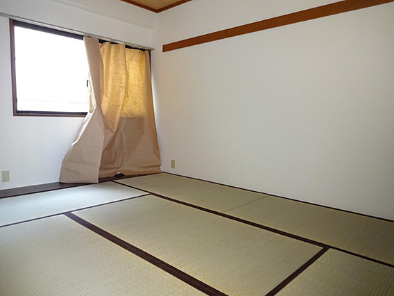 プラザ森北の和室