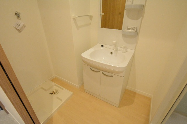 Aletta合川町の洗面所|明るい洗面所です