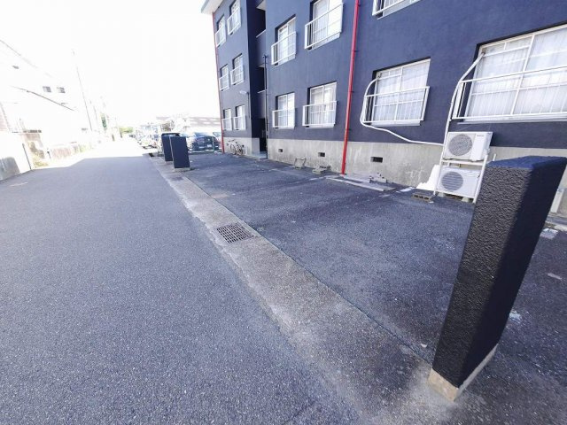 マンションシャトーの駐車場