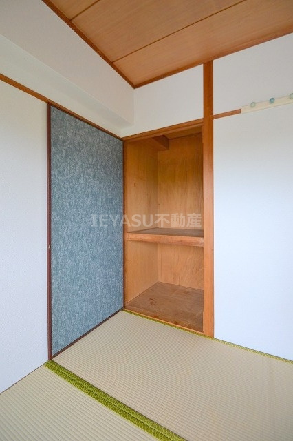 広島市西区天満町の賃貸マンションの収納