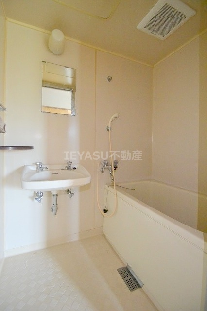 広島市西区天満町の賃貸マンションの浴室