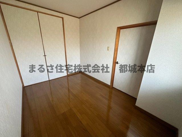 ピアコート旭の洋室