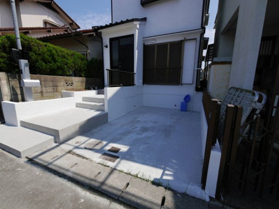 【駐車場】 | 緑が丘2丁目リノベーション戸建 | カースペースがあります