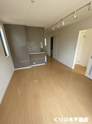 【居間・リビング】 | シャーメゾン小泉 B棟 | ゆったり過ごせるリビングです