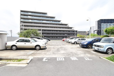 【駐車場】 | 【駐車場使用権付！月額2900円・フルリフォーム】桃山台グランドマンションD参棟