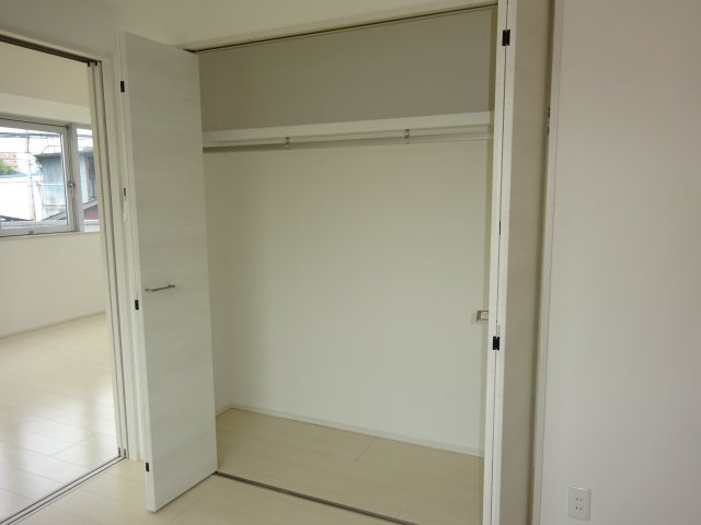 フローレス東松本の収納