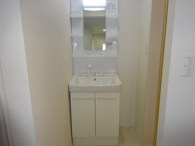 フローレス東松本の独立洗面台