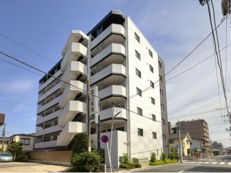 グランアジール鶴見潮田公園　(鶴見区潮田町3丁目）の外観|物件の外観です　グランアジール鶴見潮田公園　平成22年2月築　ペット飼育可能・2匹可　京浜急行線「京急鶴見」駅徒歩16分　2LDK　　