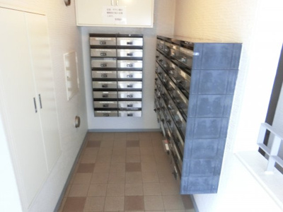 【その他共用部分】 | 緑地公園グリーンハイツ5号棟　中古マンション | 【現地写真】
集合ポストです♪
