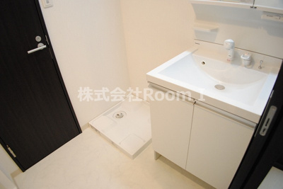 【洗面所】 | W-STYLE北浜 | 脱衣スペースもあります