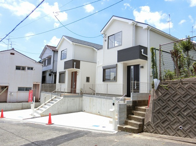 【外観】 | 豊中市宮山町4丁目新築戸建て | 【現地写真】
シンプルでありながら品のあるデザインと機能性を兼ね備えている住まいです♪