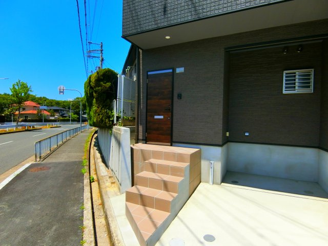 テクノメゾン赤坂台のエントランス