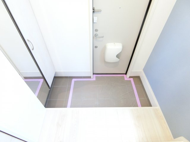 テクノメゾン赤坂台の玄関