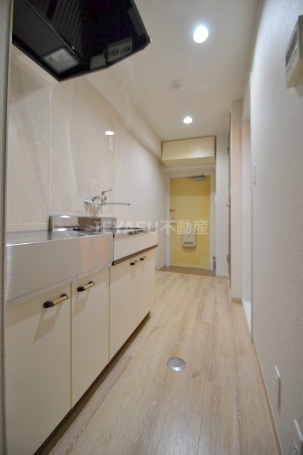 広島市西区天満町の賃貸マンションの居間・リビング