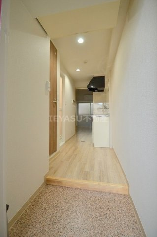 広島市西区天満町の賃貸マンションの玄関