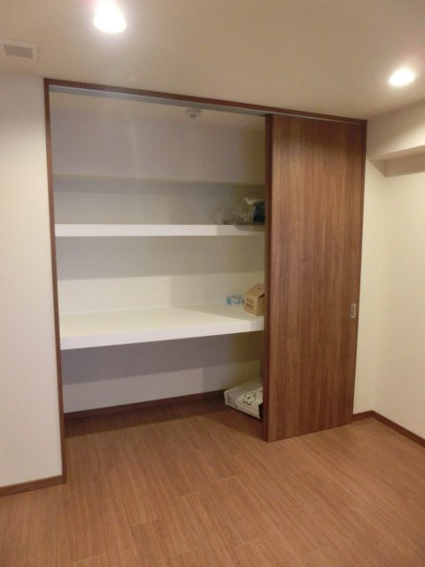 フラッツパーク塚本の収納
