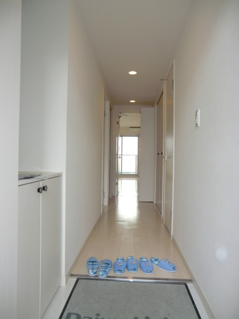 メゾンT.I.Uの玄関