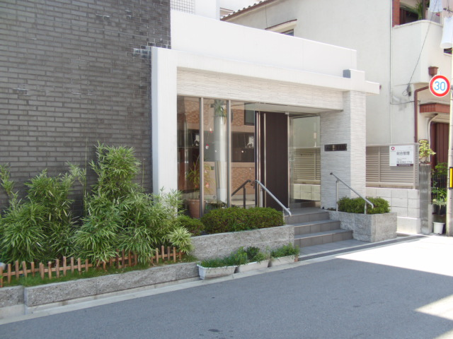 メゾンT.I.Uのエントランス