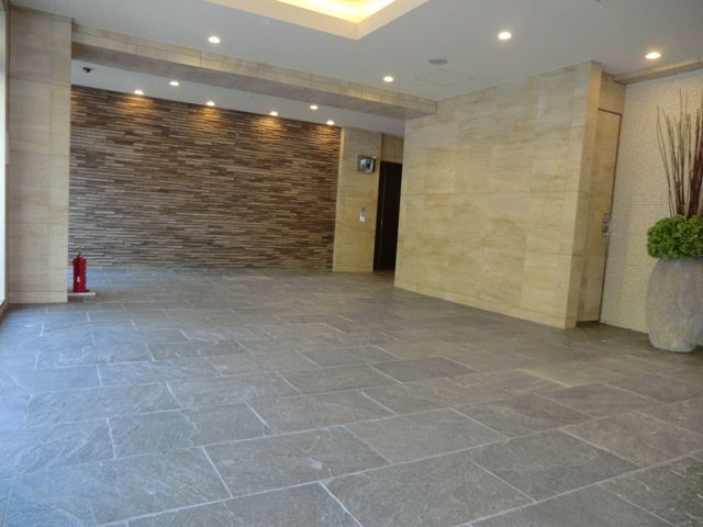 ココマリーニのロビー