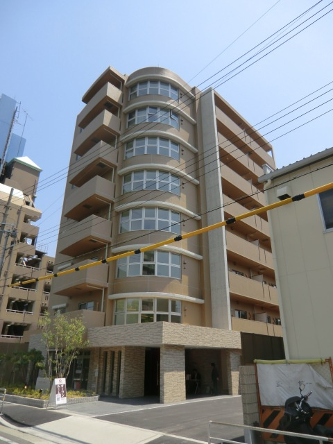 ココマリーニの外観