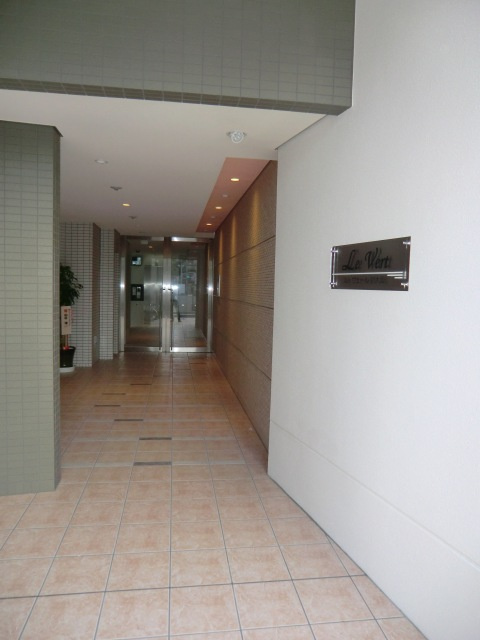 ル　ヴェール新大阪のエントランス