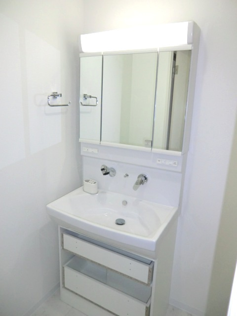 ル　ヴェール新大阪の独立洗面台|寝グセにはやっぱり朝シャンです