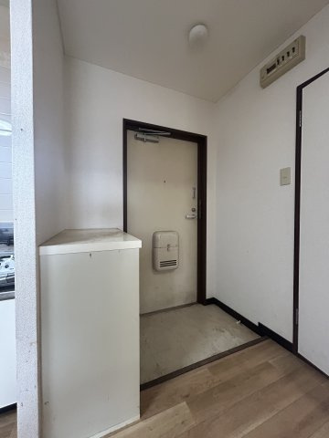 タクティ三津屋の玄関