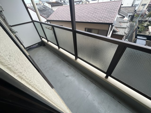 タクティ三津屋のバルコニー