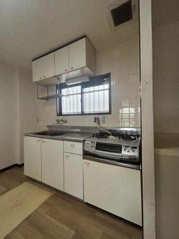 タクティ三津屋のキッチン