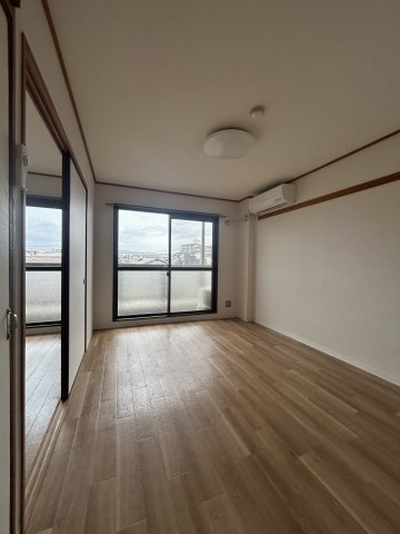 タクティ三津屋の寝室