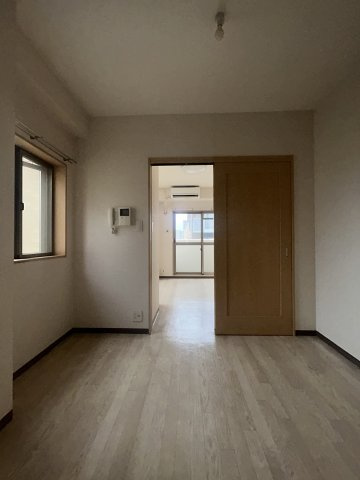 大阪市淀川区木川西４丁目の賃貸マンションの居間・リビング