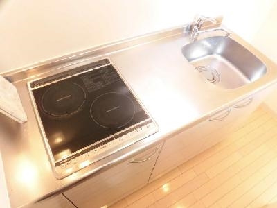 I-arts七条大宮（アイアーツ七条大宮）のキッチン|２口ＩＨキッチン