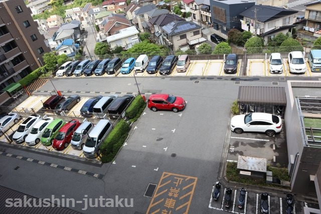 グラン津田沼ヒルズ　の駐車場