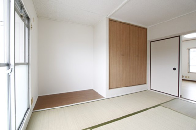 【和室】 | 関屋あしびハイツ９棟 | 落ち着いた雰囲気の和室付きです
