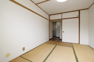 【和室】 | 関屋あしびハイツ９棟 | 和室、ちょっとしたくつろぎスペースにいかがでしょうか