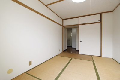 【和室】 | 関屋あしびハイツ９棟 | 和室、ちょっとしたくつろぎスペースにいかがでしょうか