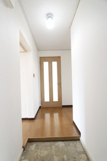 【玄関】 | 関屋あしびハイツ９棟 | ゆったりとした玄関です
