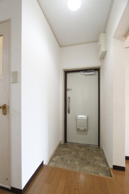 【玄関】 | 関屋あしびハイツ９棟 | きれいな玄関です