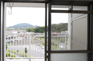 【展望】 | 関屋あしびハイツ９棟 | 西側和室からの眺望です