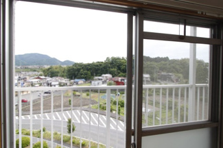 【展望】 | 関屋あしびハイツ９棟 | 東側和室からの眺望です