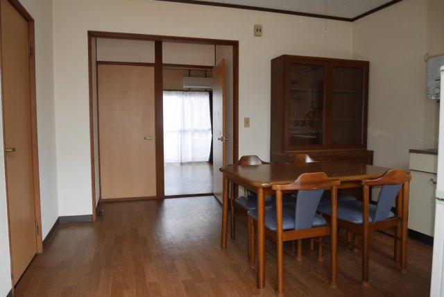 コーポ国府の居間・リビング