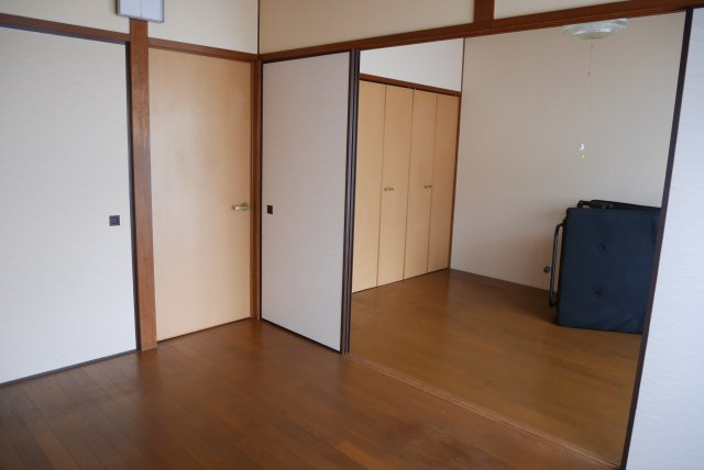 コーポ国府の洋室