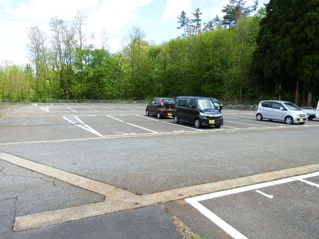 ビレッジハウス牛森1号棟の駐車場