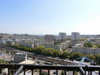 【展望】 | 千里中央パークヒルズD棟 | 【現地写真】 13Fからの眺望をお楽しみ下さい♪周りに高い建物はございません♪ 