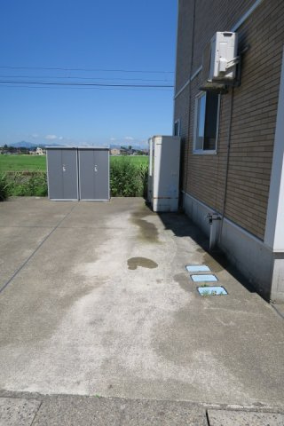 ビナーリオの駐車場