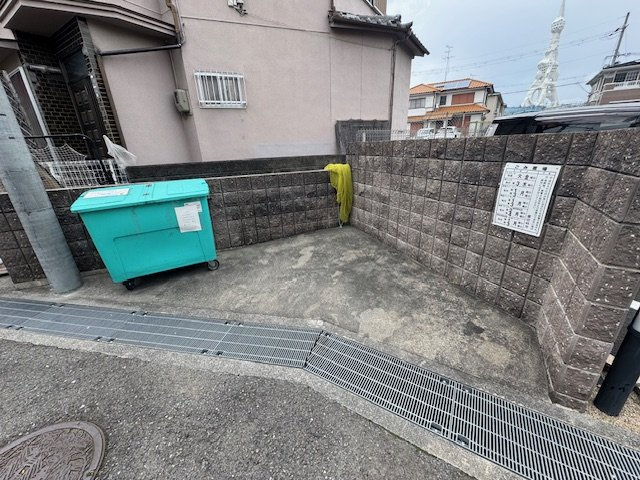 アミティエの駐車場