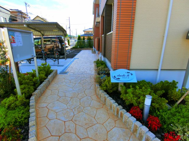 クラルテ　Ｍのエントランス