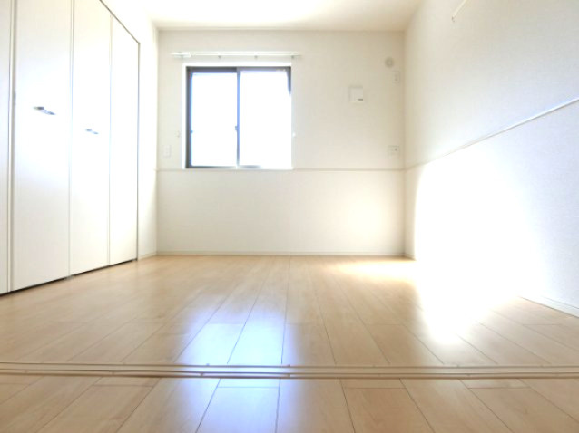 クラルテ　Ｍの寝室